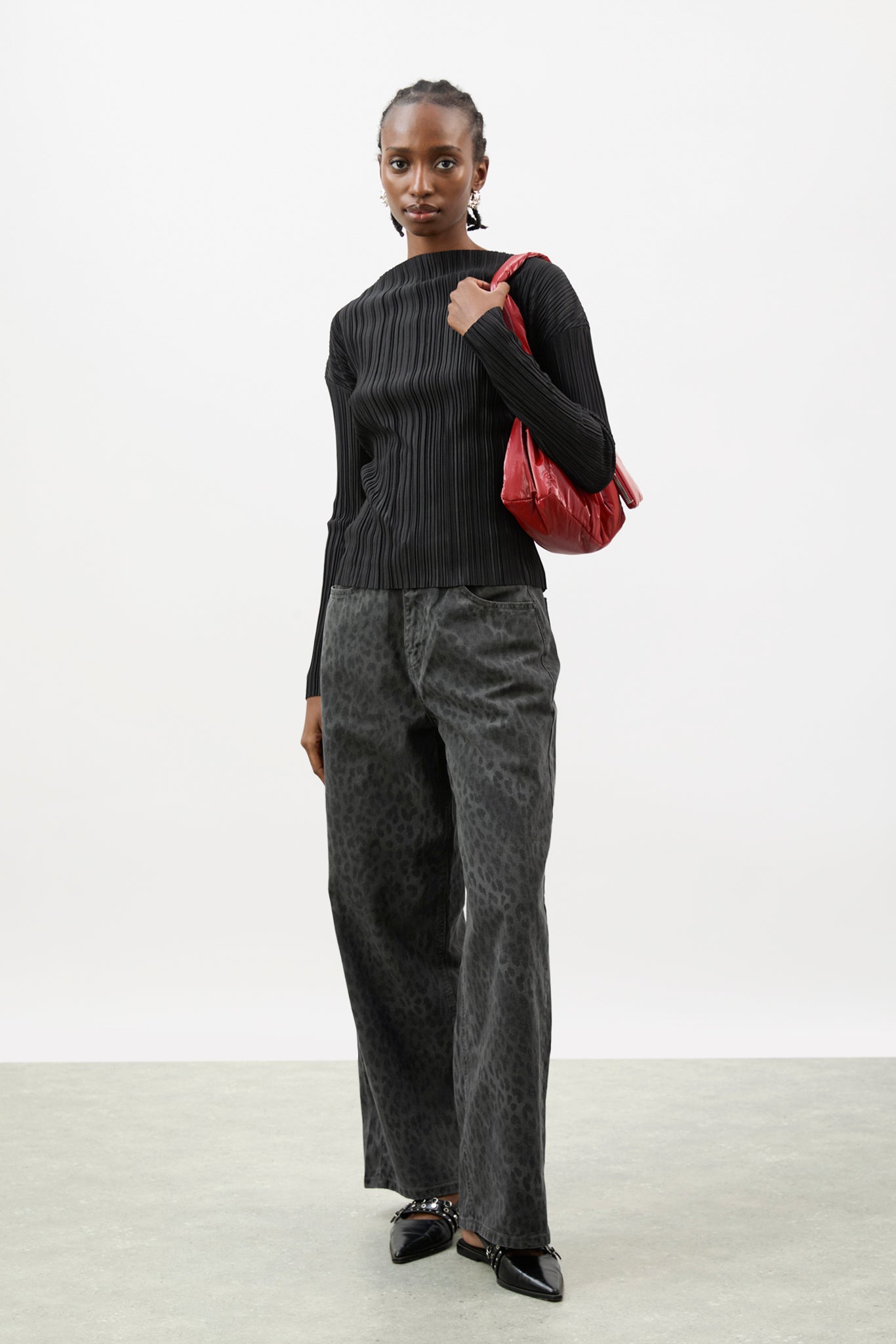 Black pleat ribbed wide neck top_4
