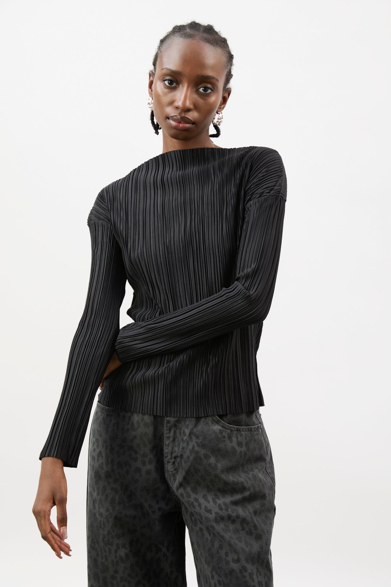 Black pleat ribbed wide neck top_1