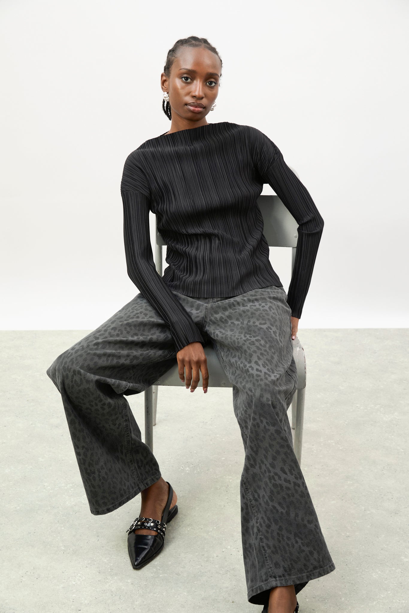 Black pleat ribbed wide neck top_6