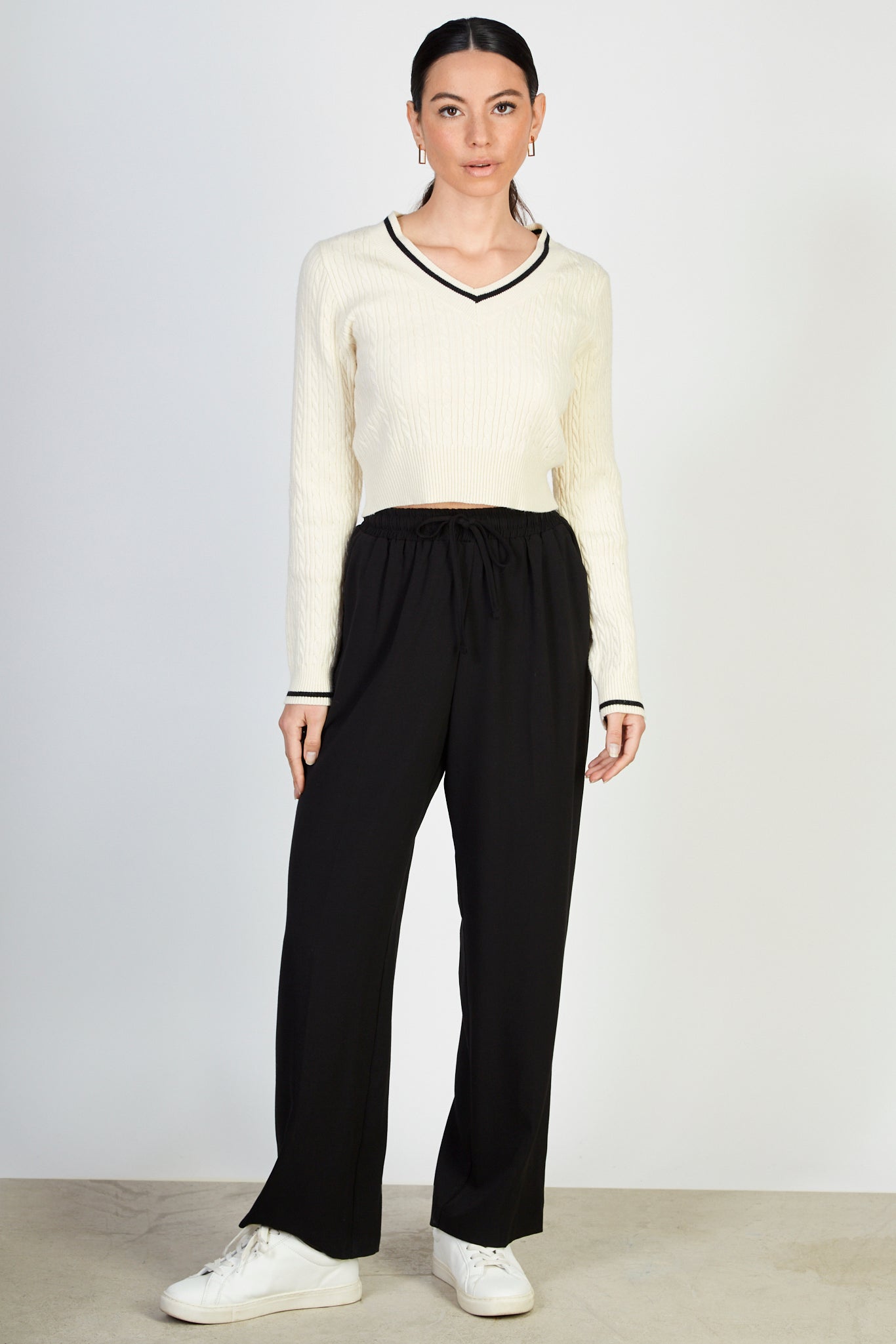 Black relaxed fit drawstring trousers_4