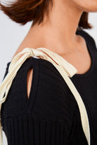 Black ribbed one shoulder tie top_3