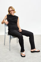 Black ribbed skirt trousers_5