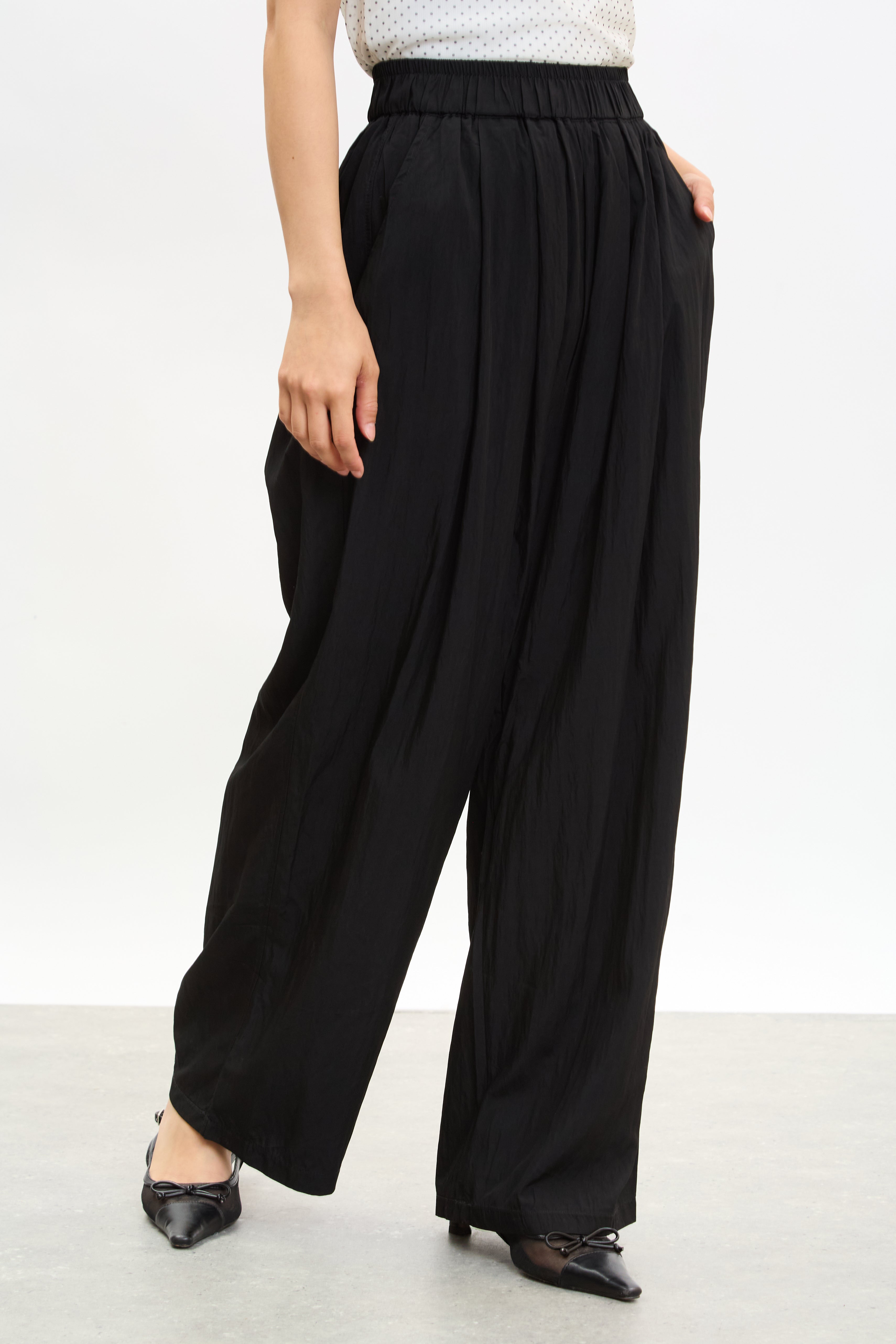 Black satin touch wide leg trousers_1