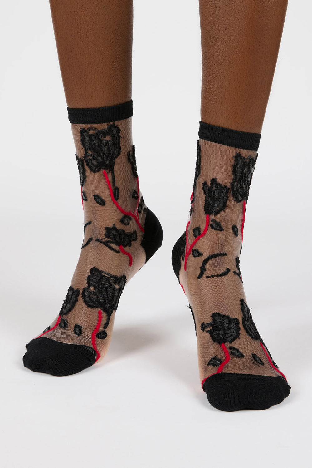 Black sheer bold climbing flower socks_3