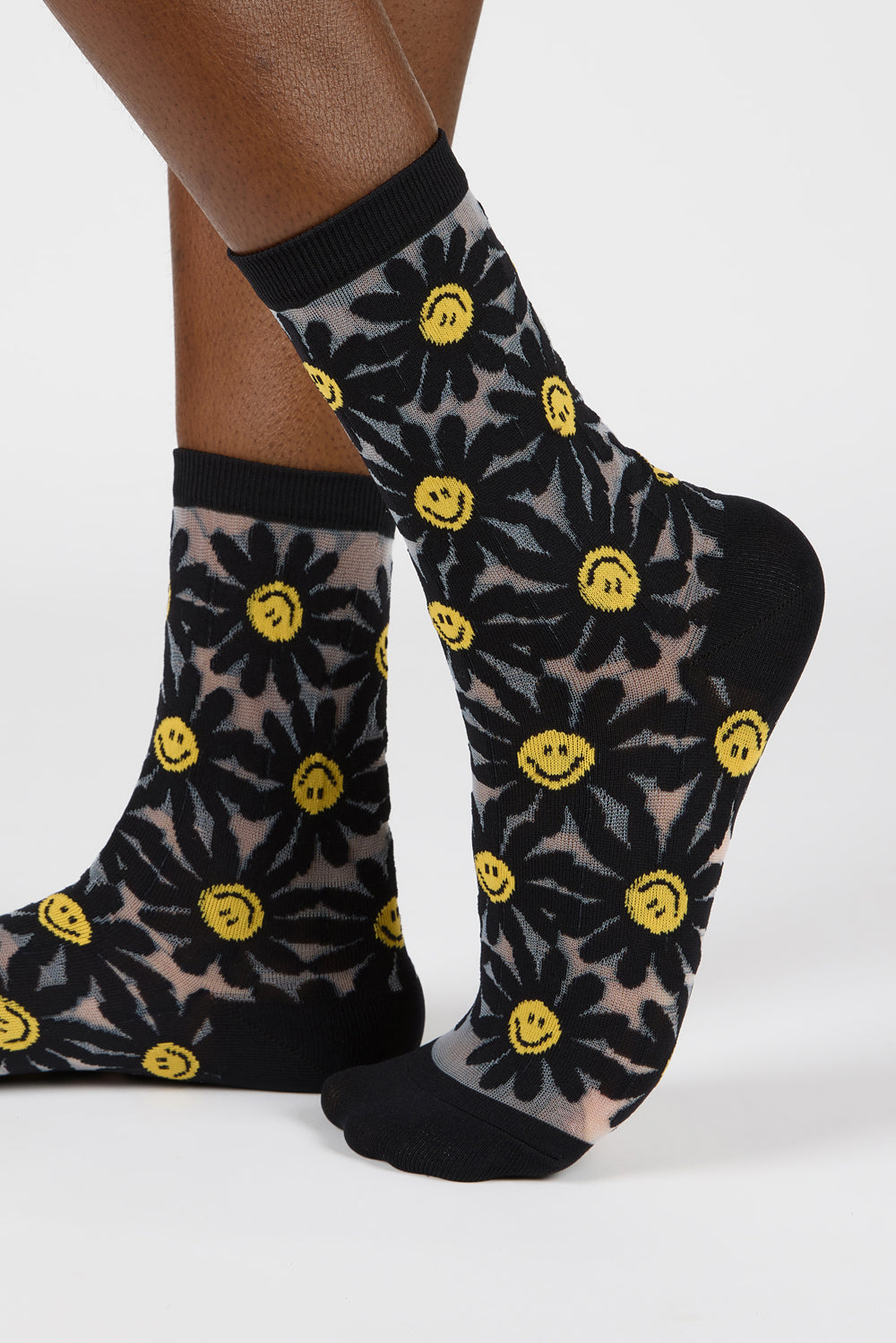 Black sheer daisy smiley face socks_1