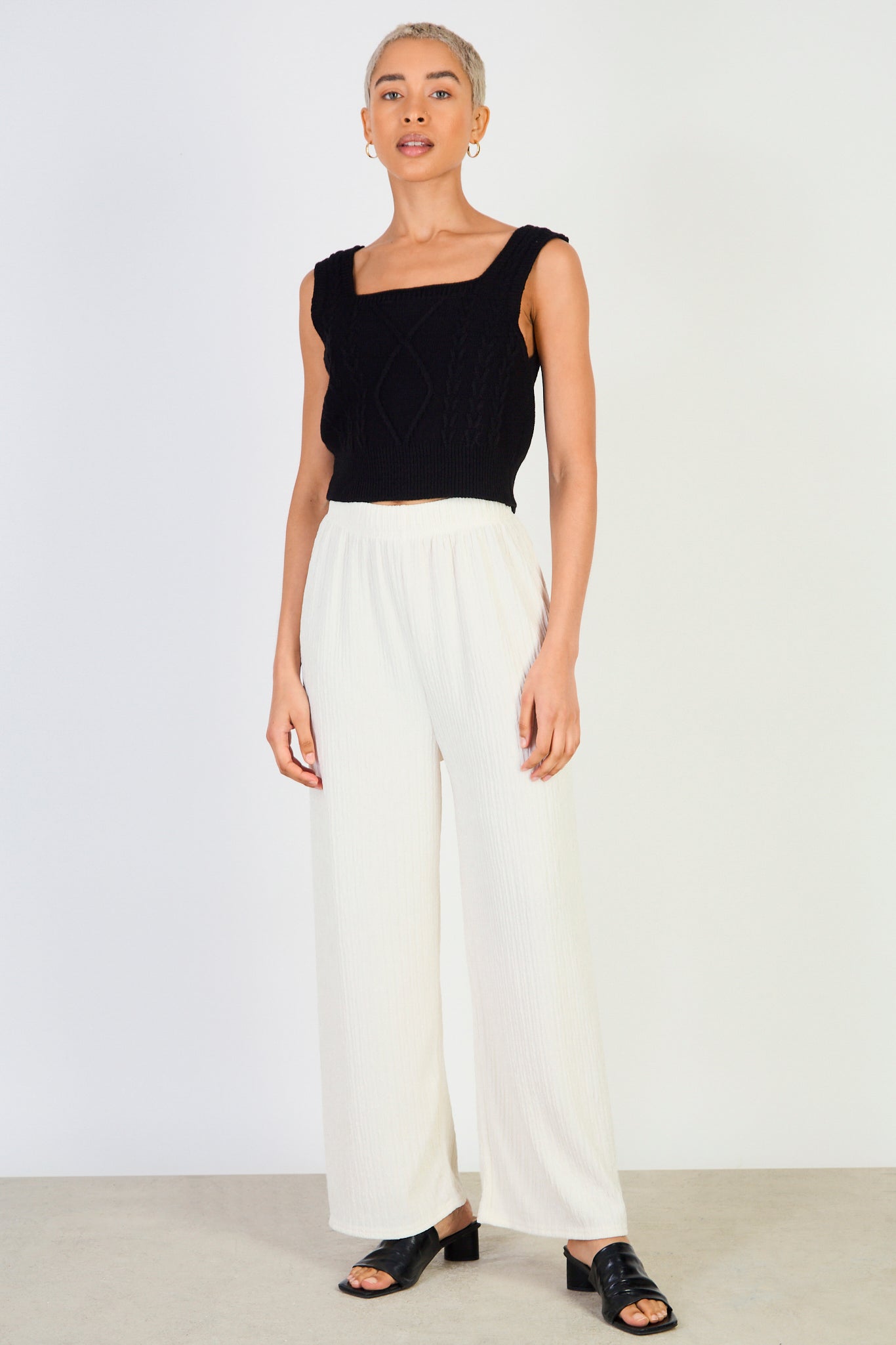 Black square neck cableknit tank_4