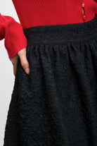 Black textured midi bubble skirt_3