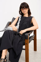 Black tiered cinch waist sleeveless dress_5