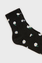 Black tiny daisy socks_2
