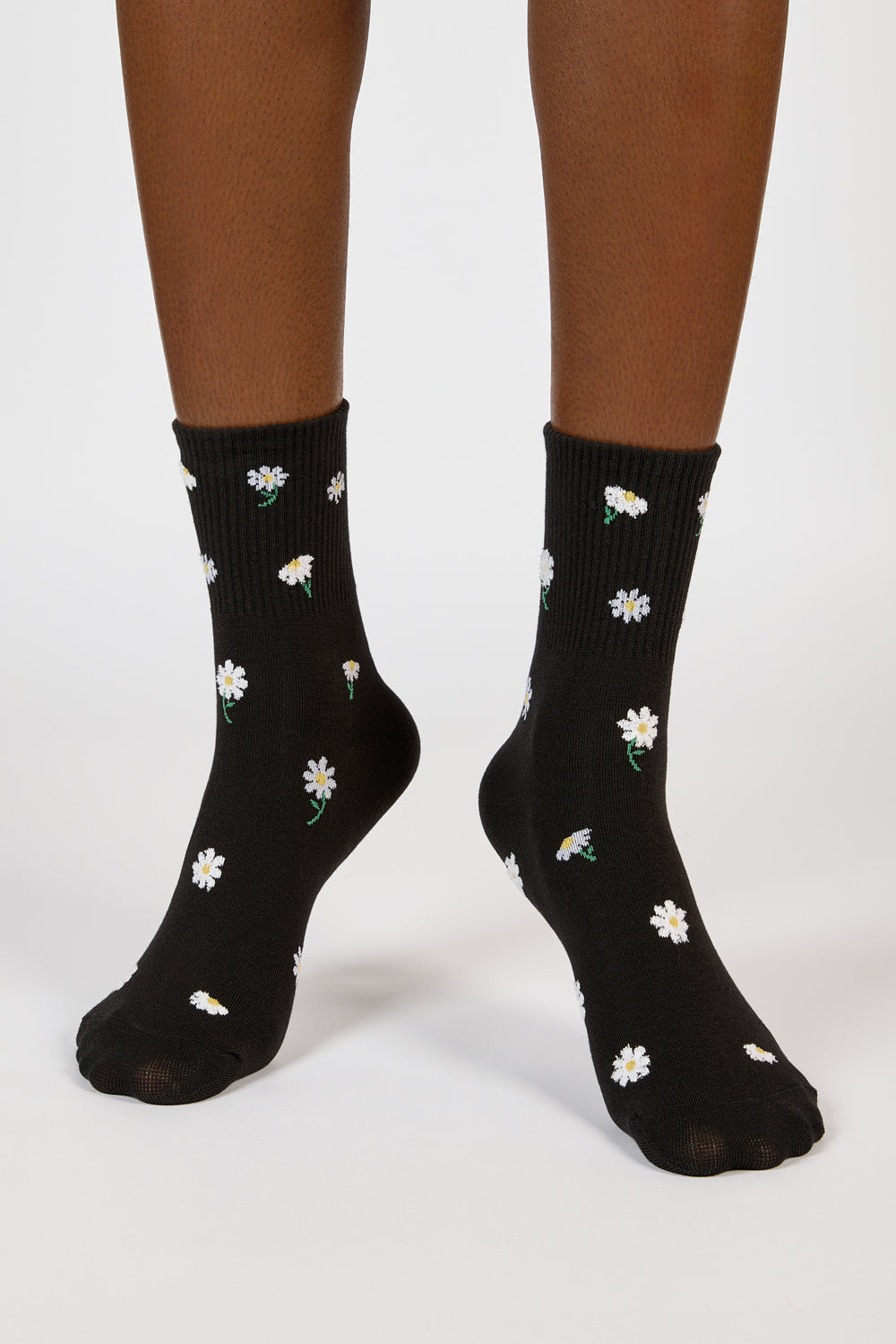 Black tiny daisy socks_4