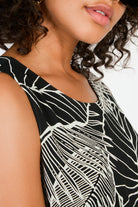 Black tropical floral print silky micro pleat maxi dress_4