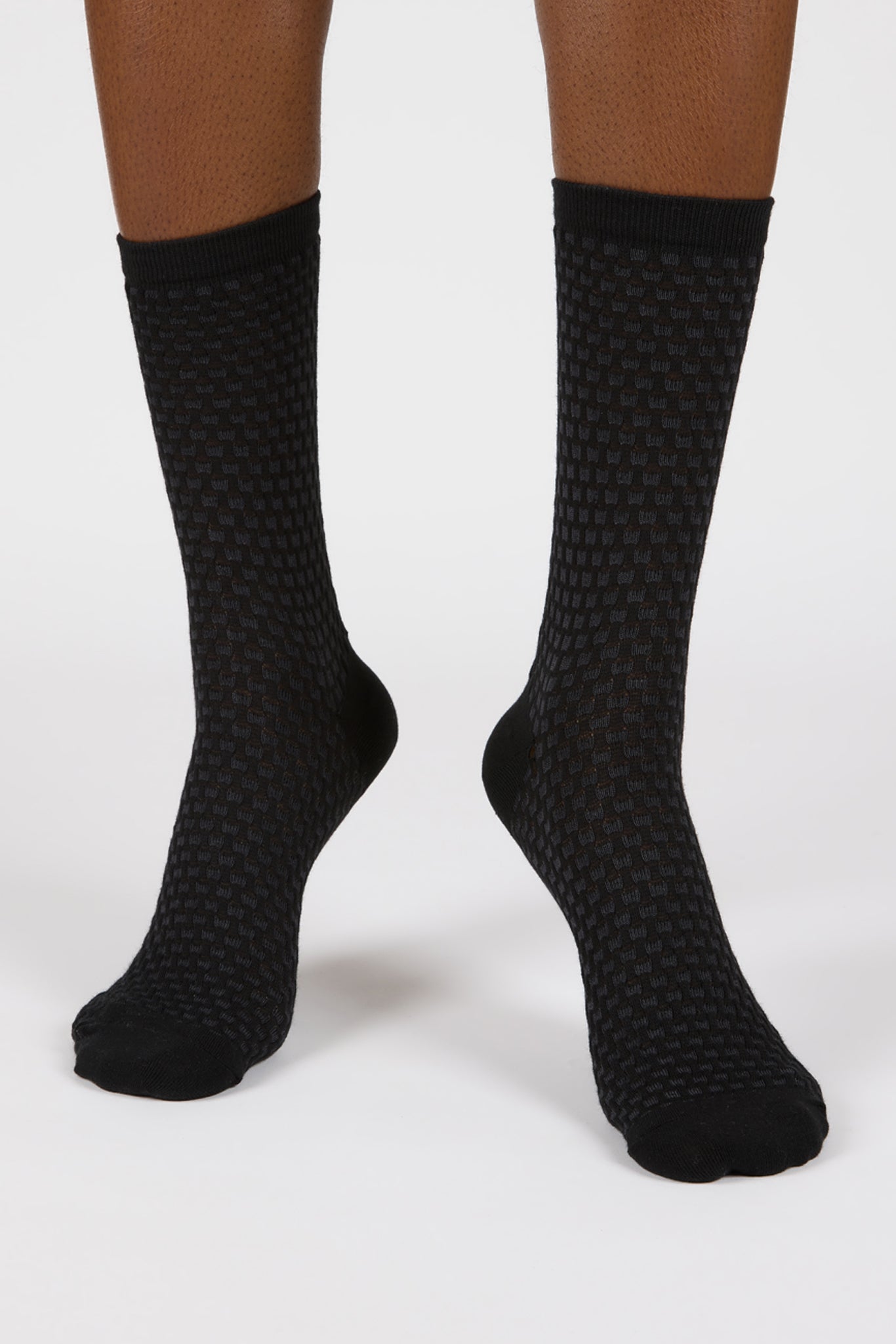 Black two tone waffle socks_1