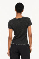 Black ribbed contrast trim double line tee_2
