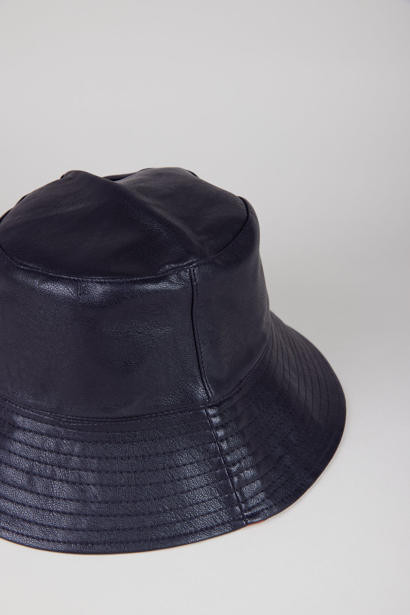 Black and leopard print reversible bucket hat