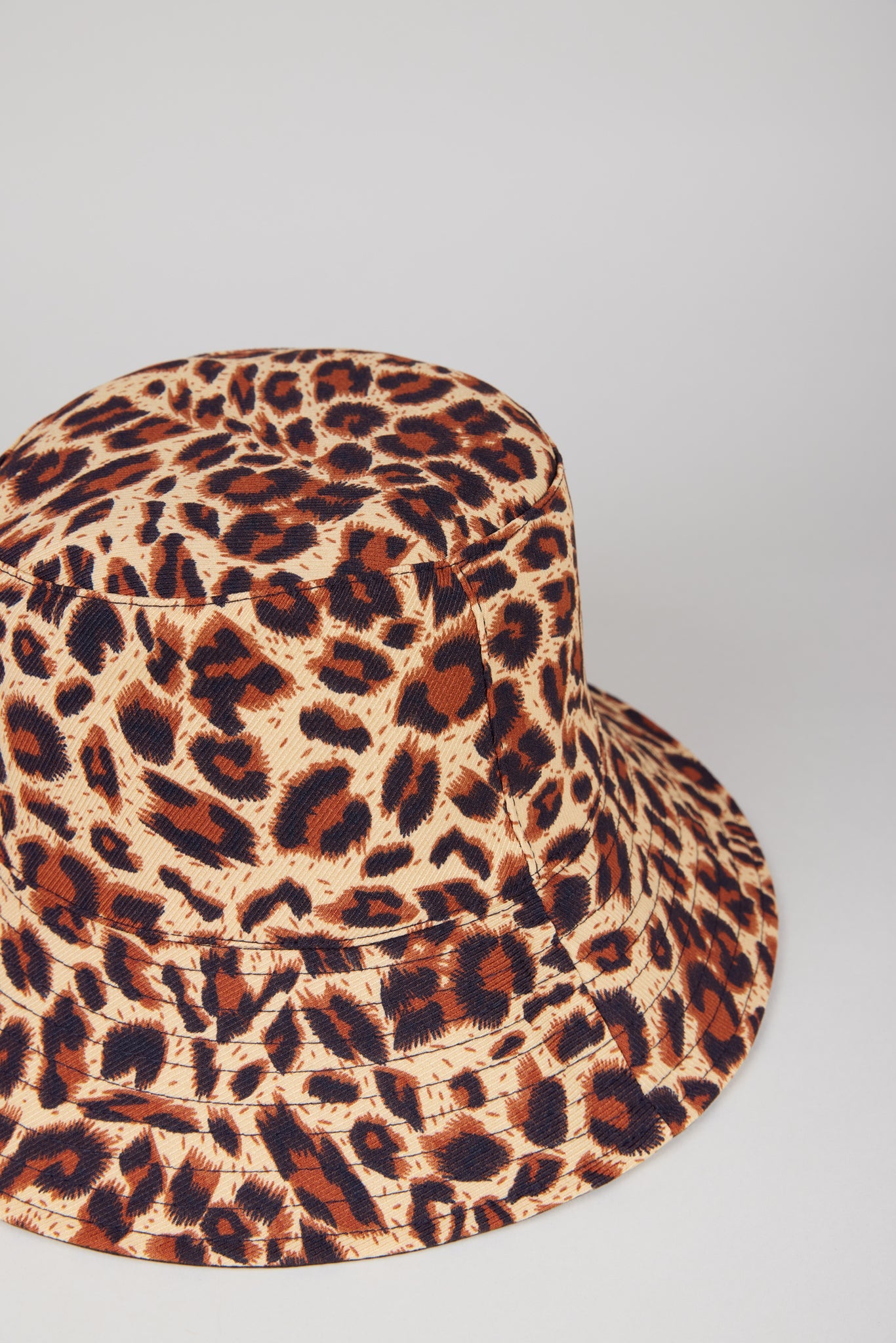 Black and leopard print reversible bucket hat