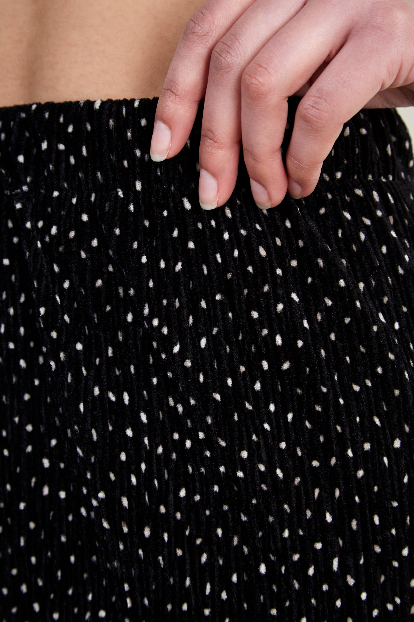 Black and white polka dot ribbed velvet maxi skirt_4