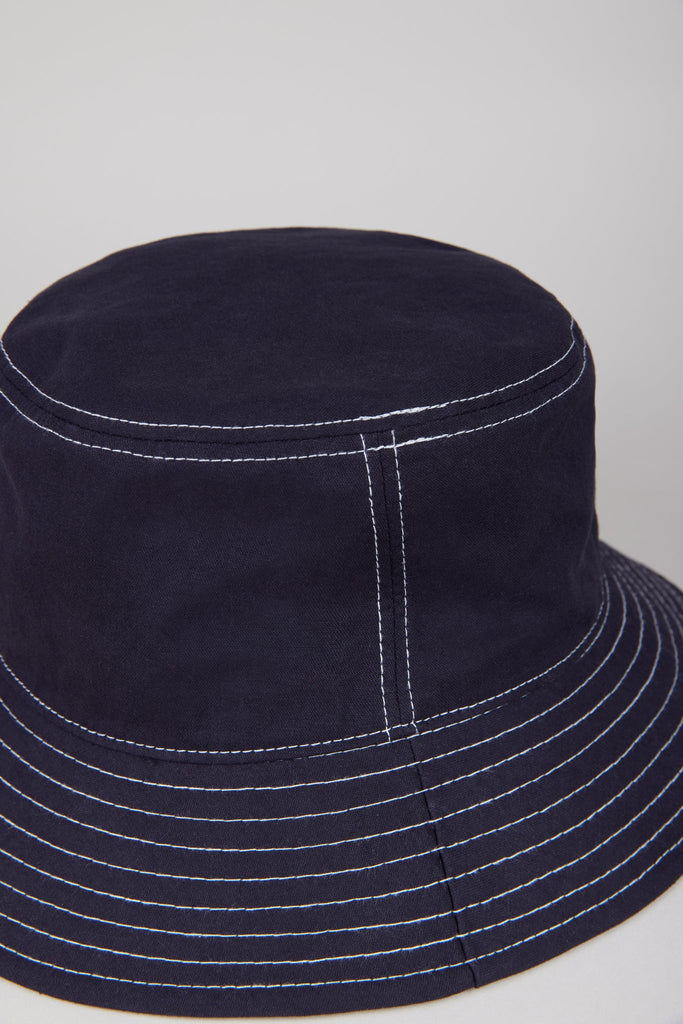 Black and white stitch bucket hat_2