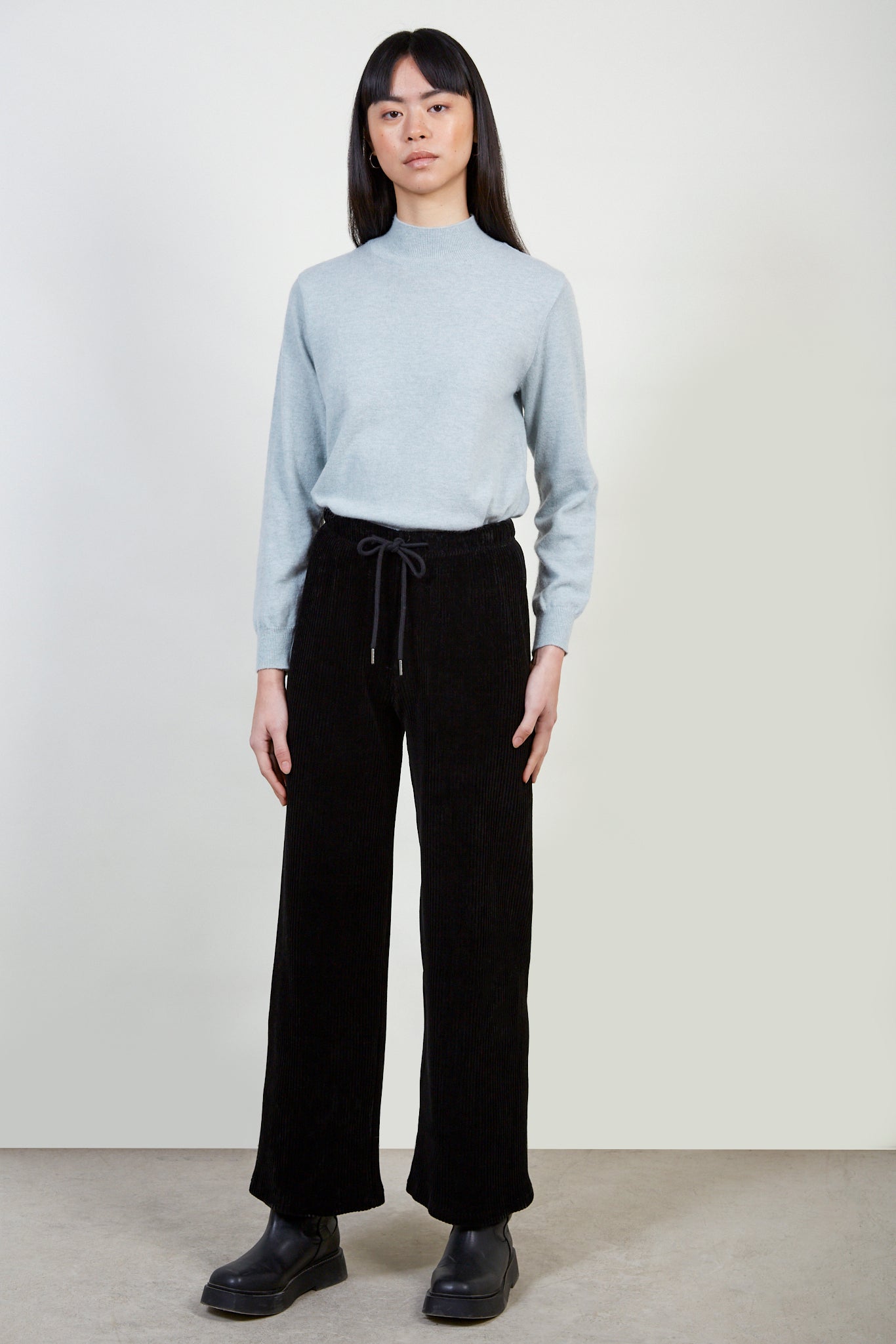Black ribbed velvet trousers_2