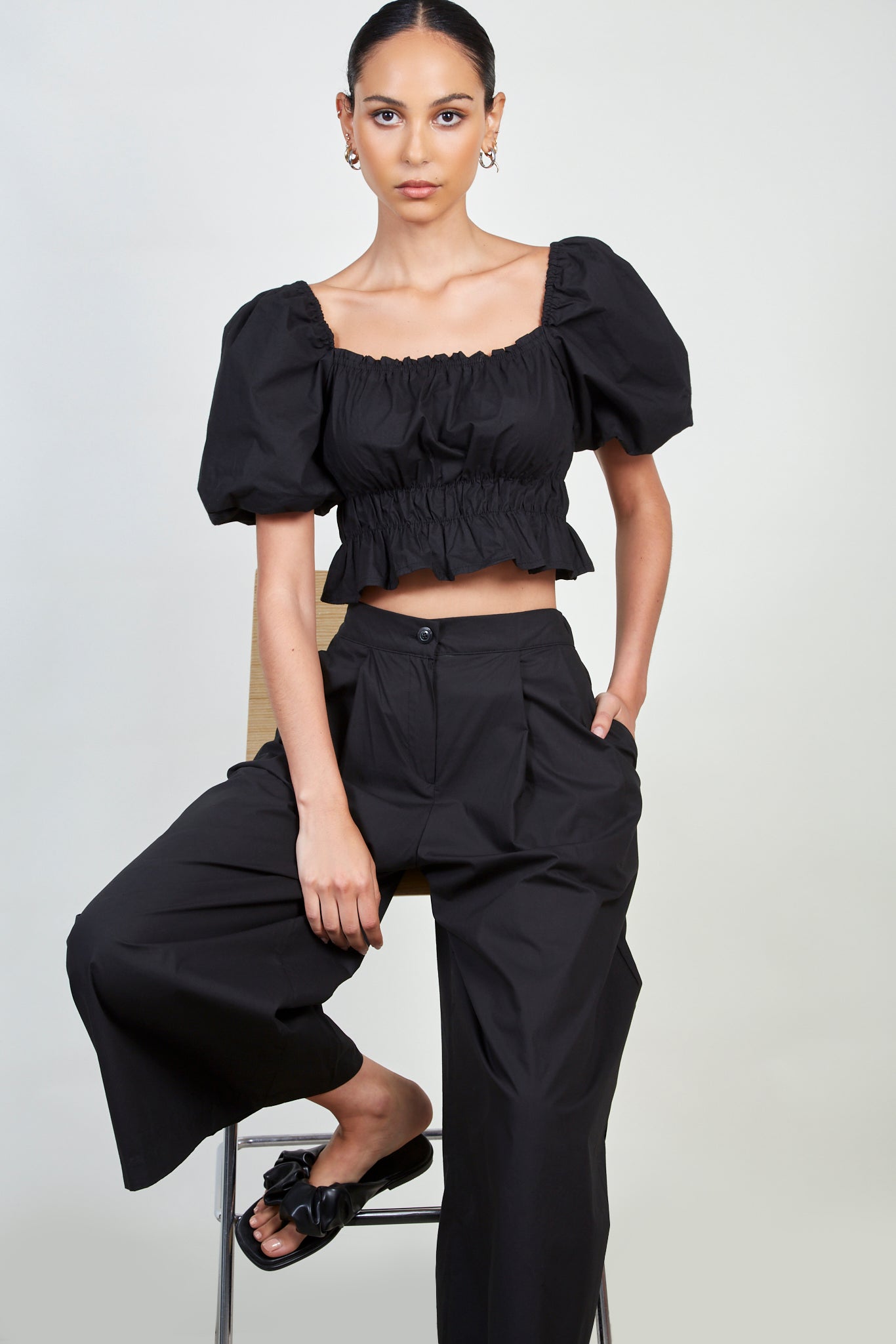 Black wide leg pleated trousers_2