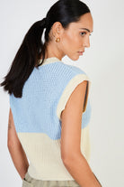 Blue and beige colorblock waffle knit sweater vest_2