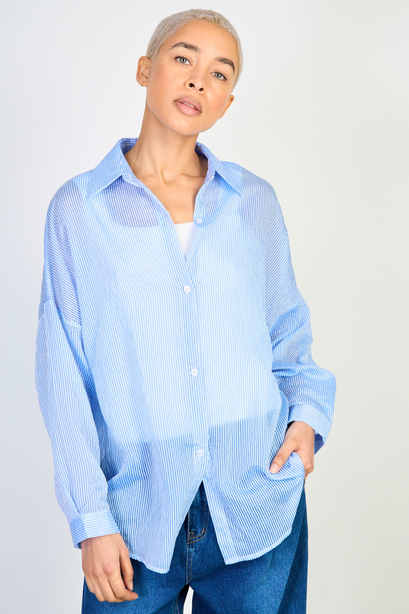 Blue and white thin striped relaxed fit shirt_2