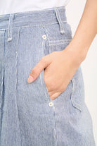 Blue and white vertical striped pleated jeans_3
