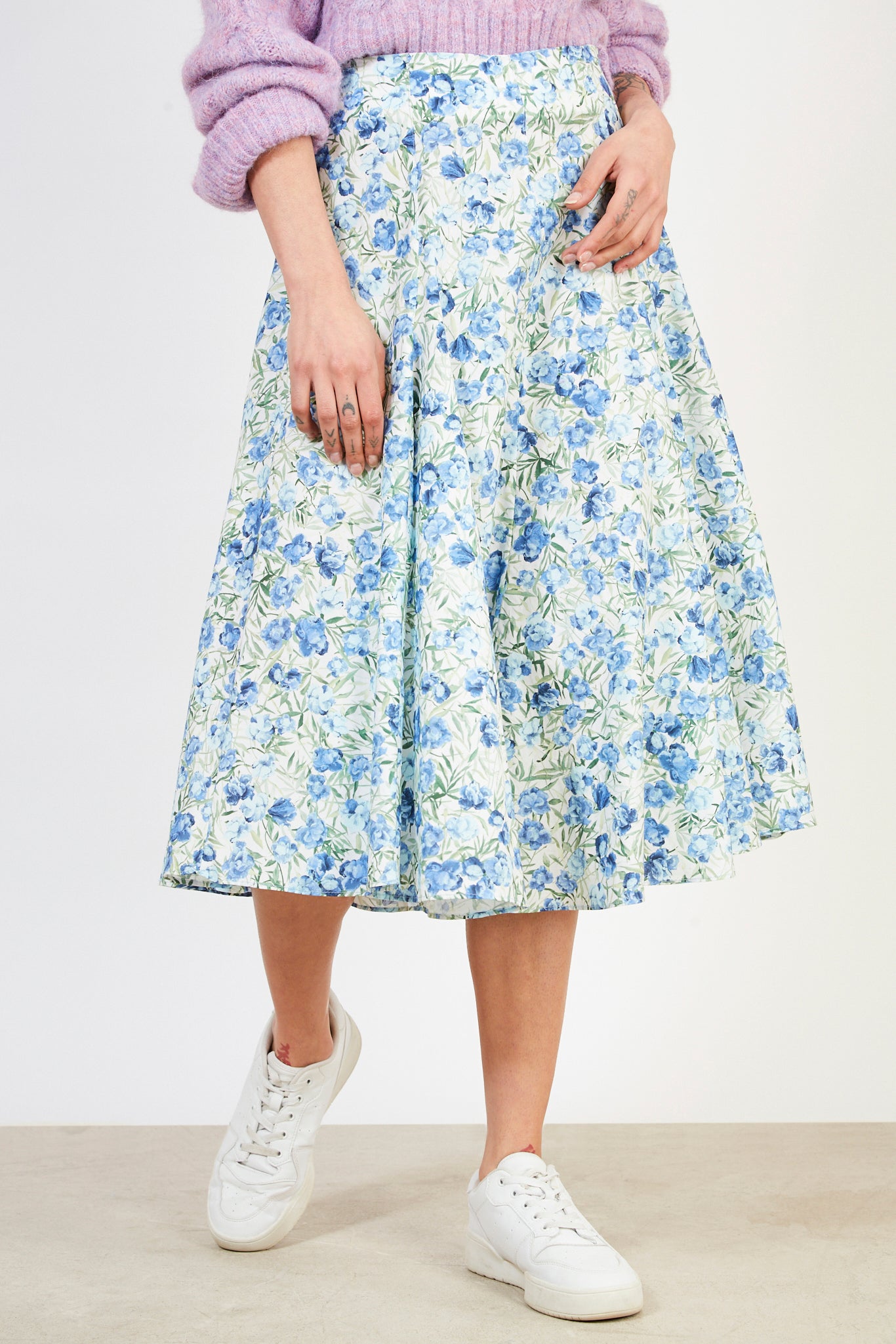 Blue floral print midi skirt