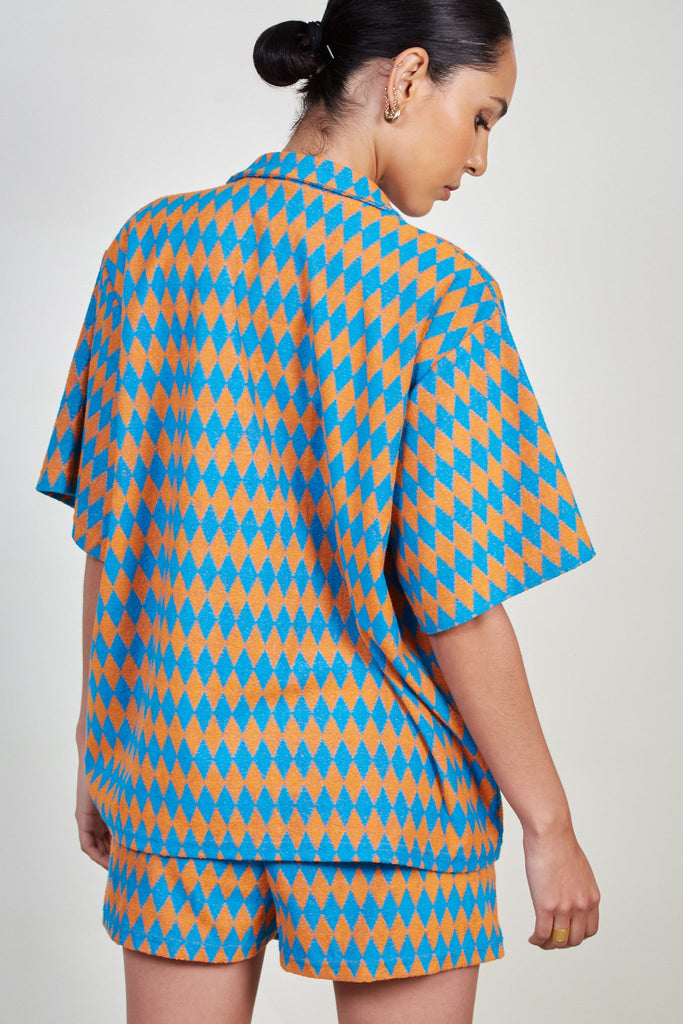 Blue and orange diamond print shirt_3