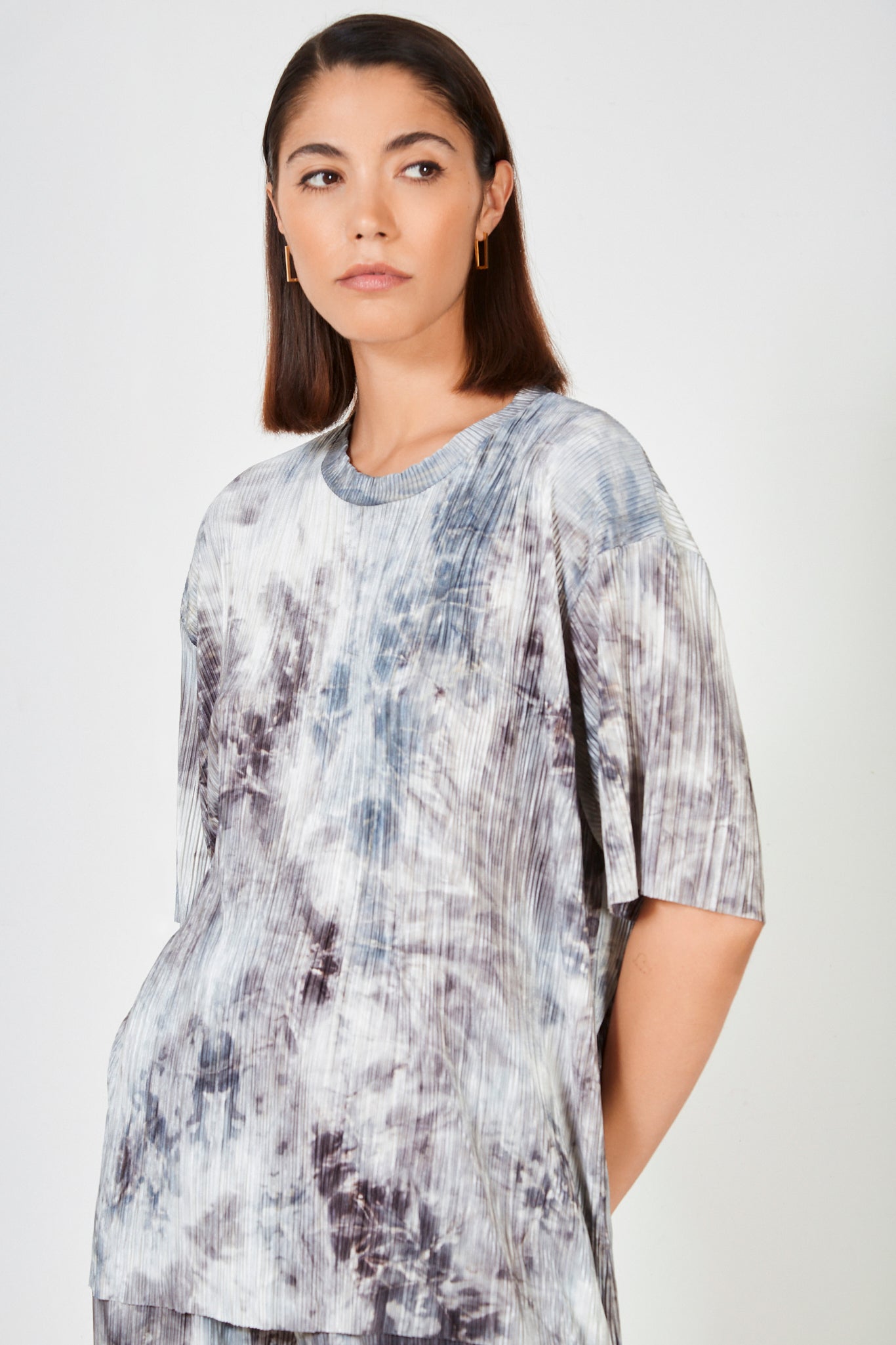 Black tie dye print ribbed tee