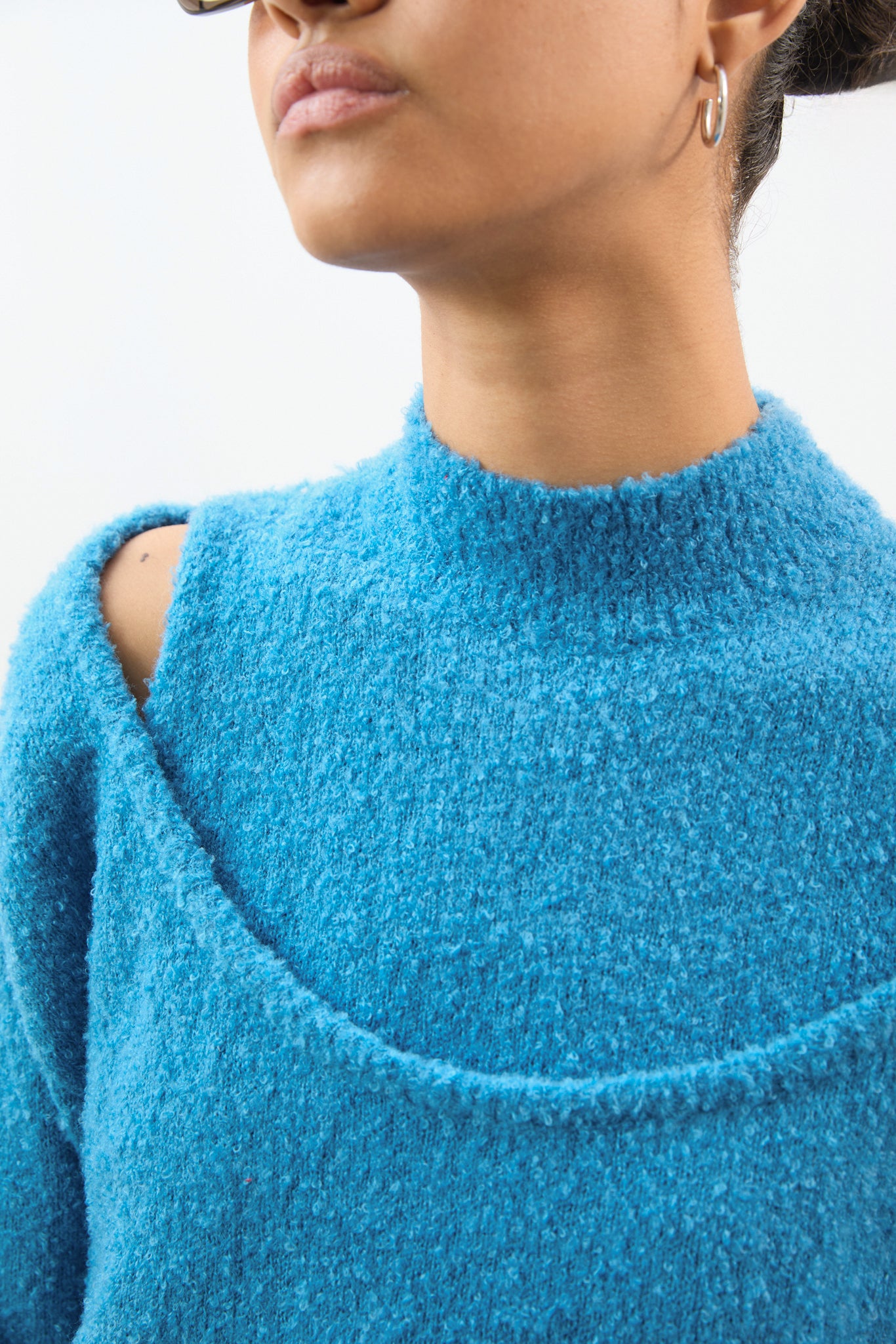 Bright blue cold shoulder mock neck jumper_3