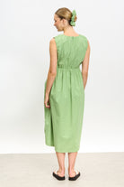 Bright green cinch waist side pocket midi dress_2