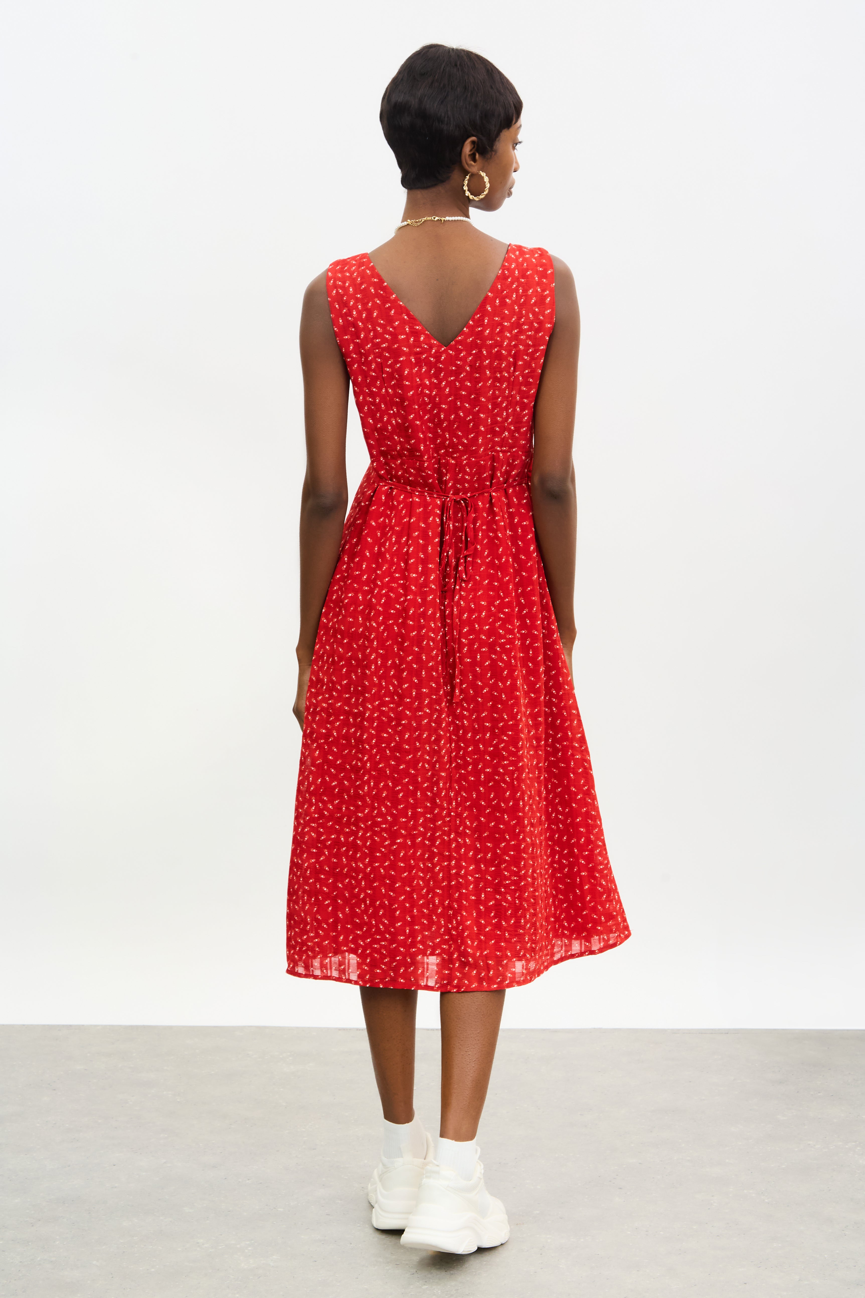 Bright red and white floral print tie back dress_2