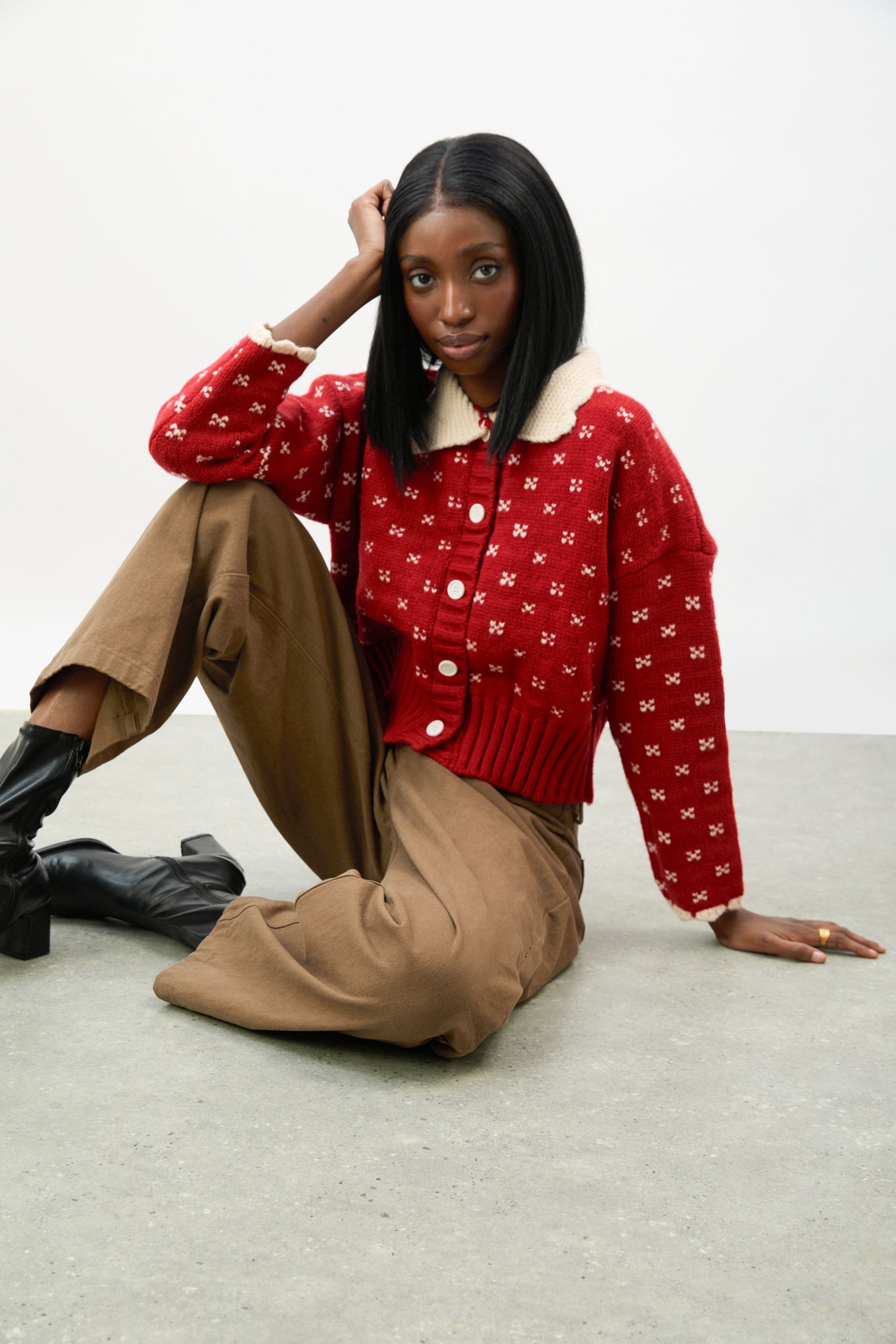 Bright red scalloped collar intarsia cross cardigan | Glassworks