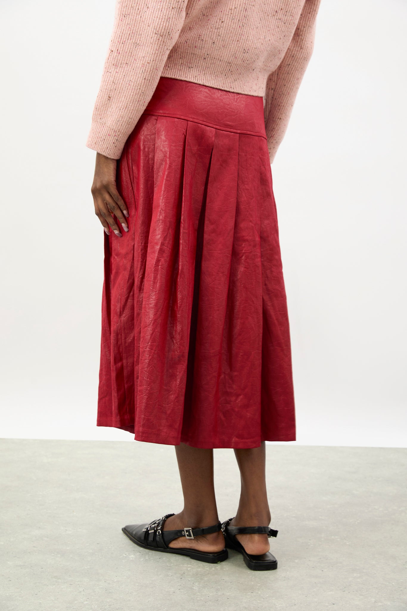 Bright red vegan leather pleated skirt_2