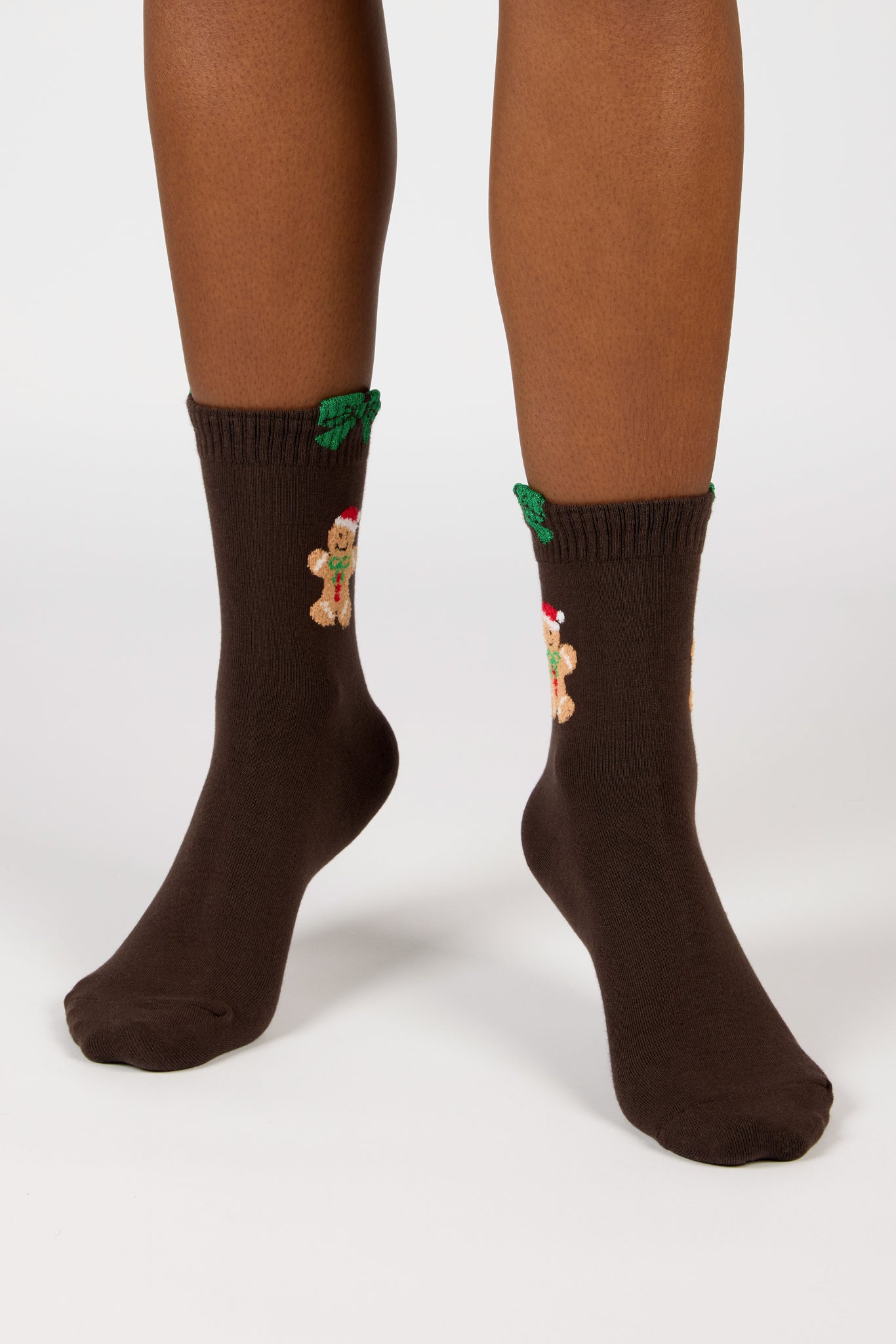 Brown and green bow trim gingerbread man socks_4