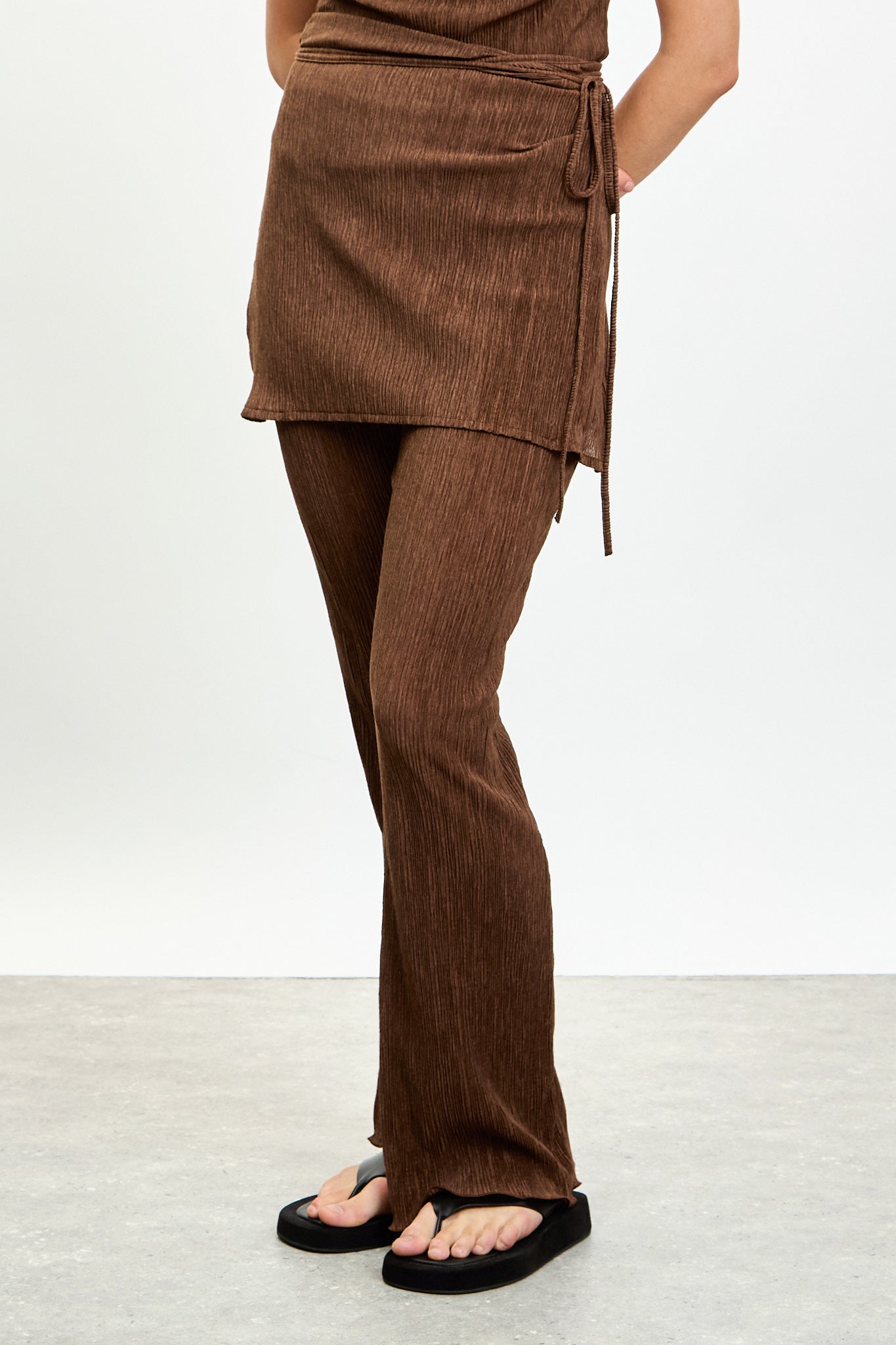 Brown ribbed skirt trousers_1