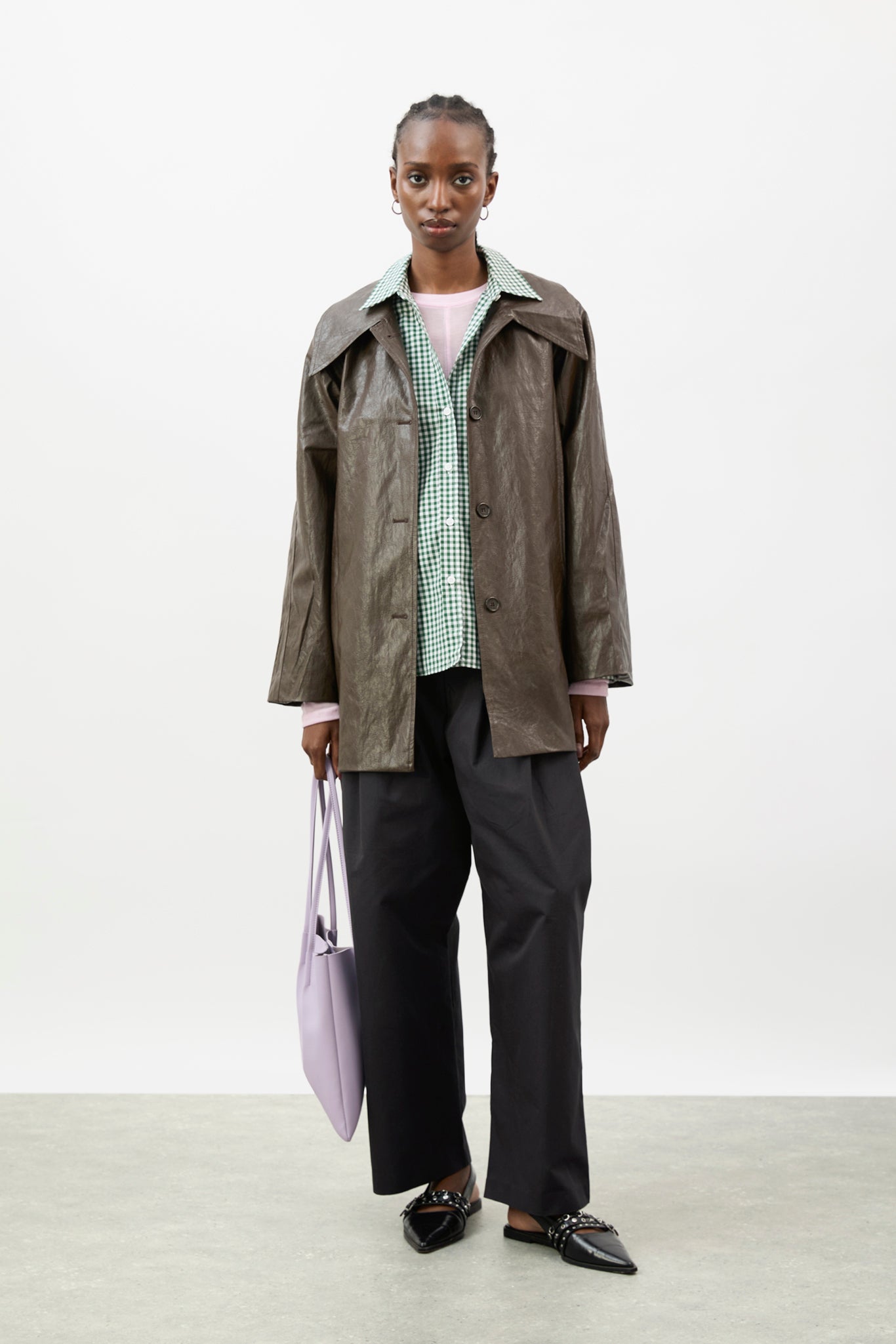 Brown shiny vegan leather large collar short trench coat_5