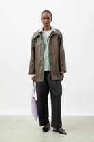 Brown shiny vegan leather large collar short trench coat_5