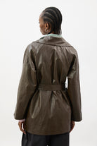 Brown shiny vegan leather large collar short trench coat_3