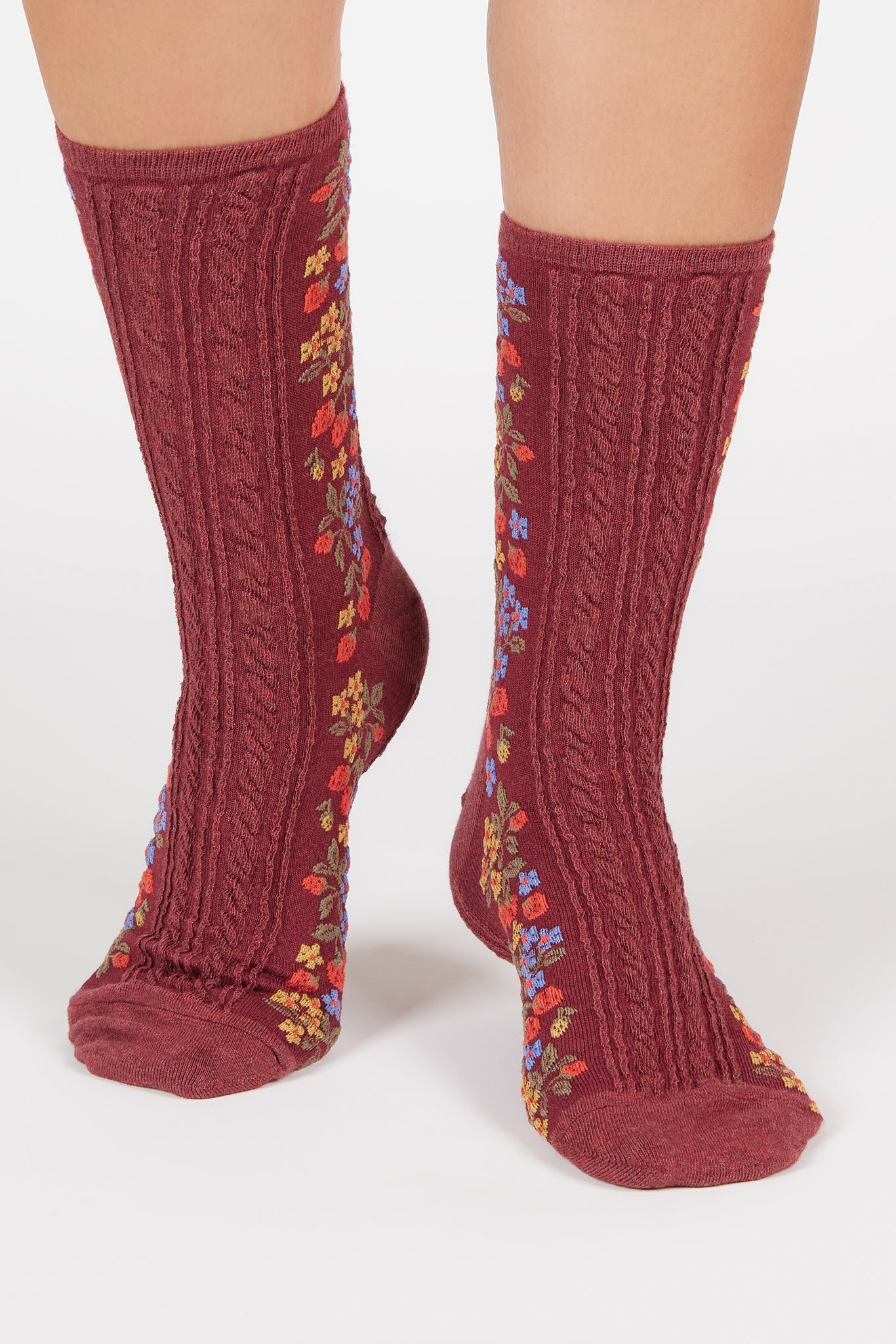 Burgundy strawberry floral strip socks_4