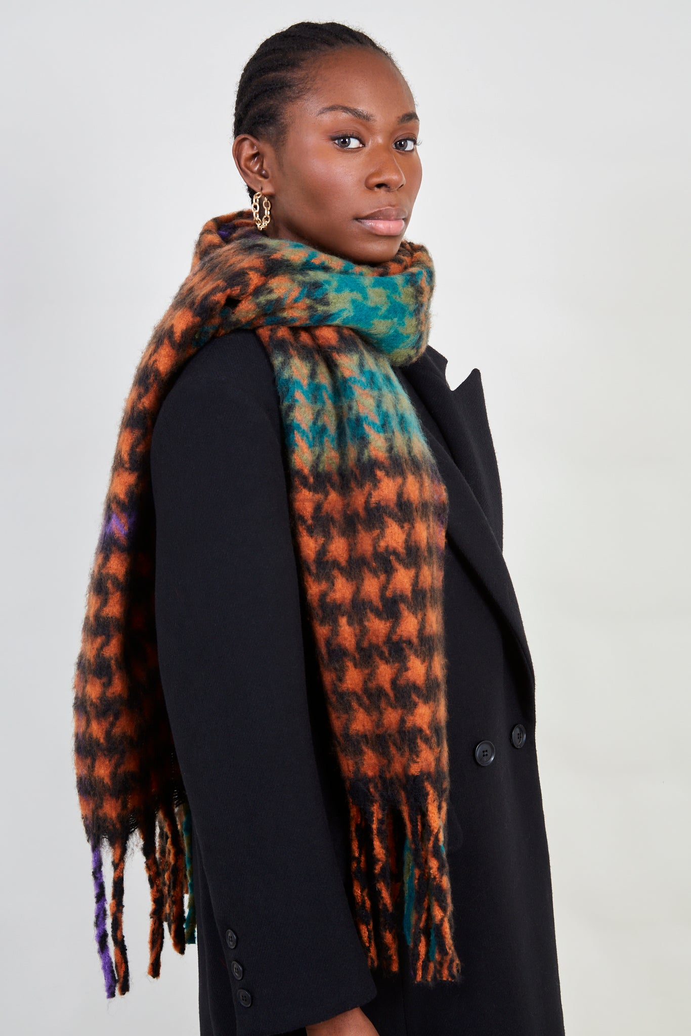 Camel and black pop colour houndstooth scarf_4