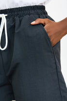 Charcoal side pocket drawstring shorts_3