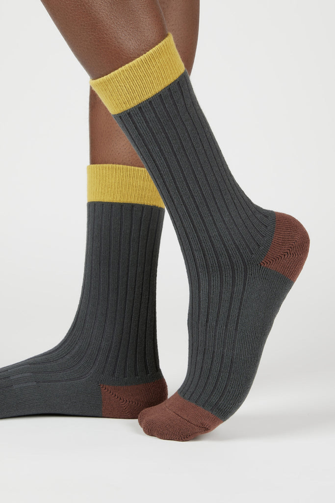 Charcoal ribbed tricolour block socks_1