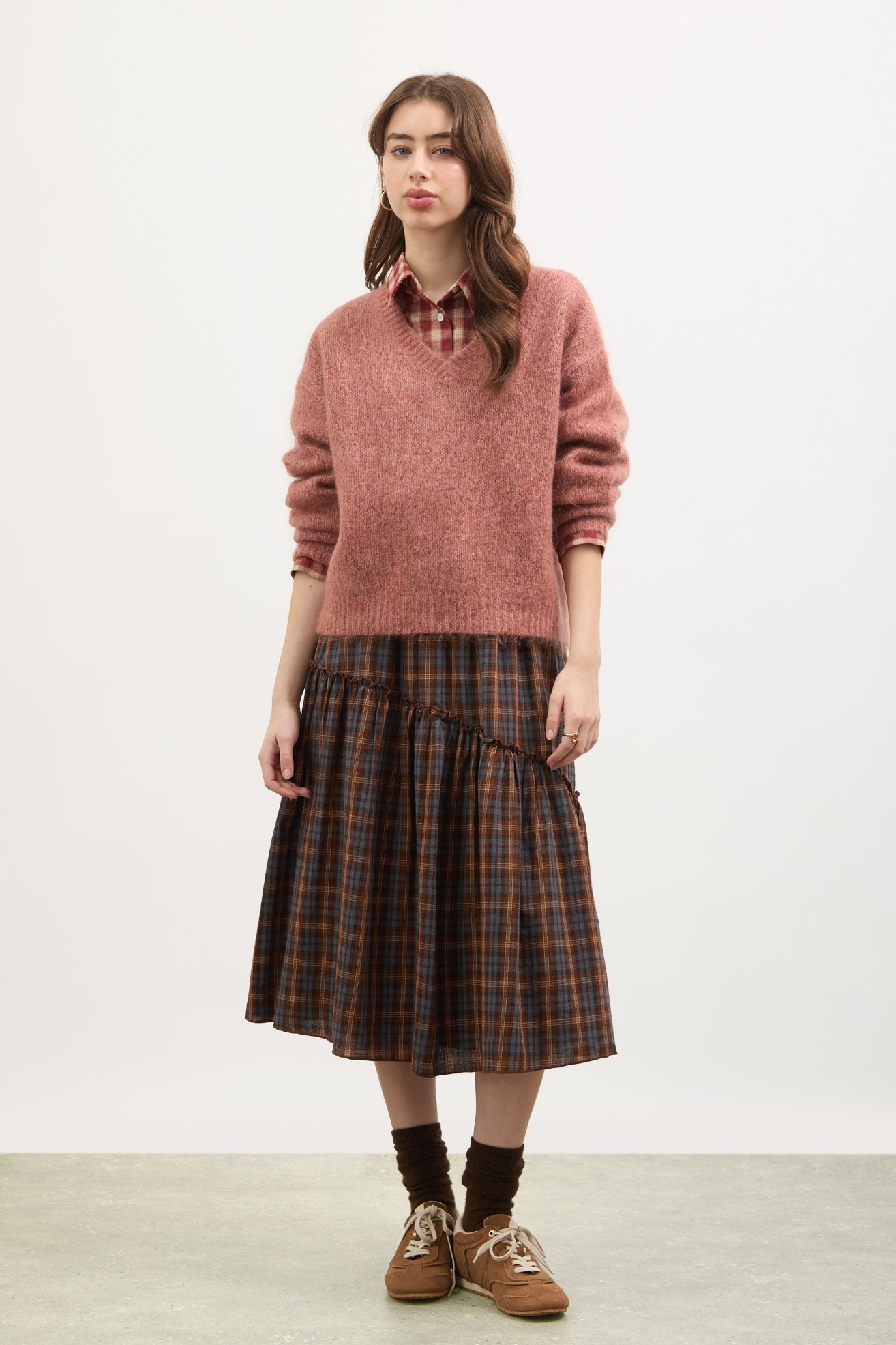 Coral mohair wool blend V neck jumper_4