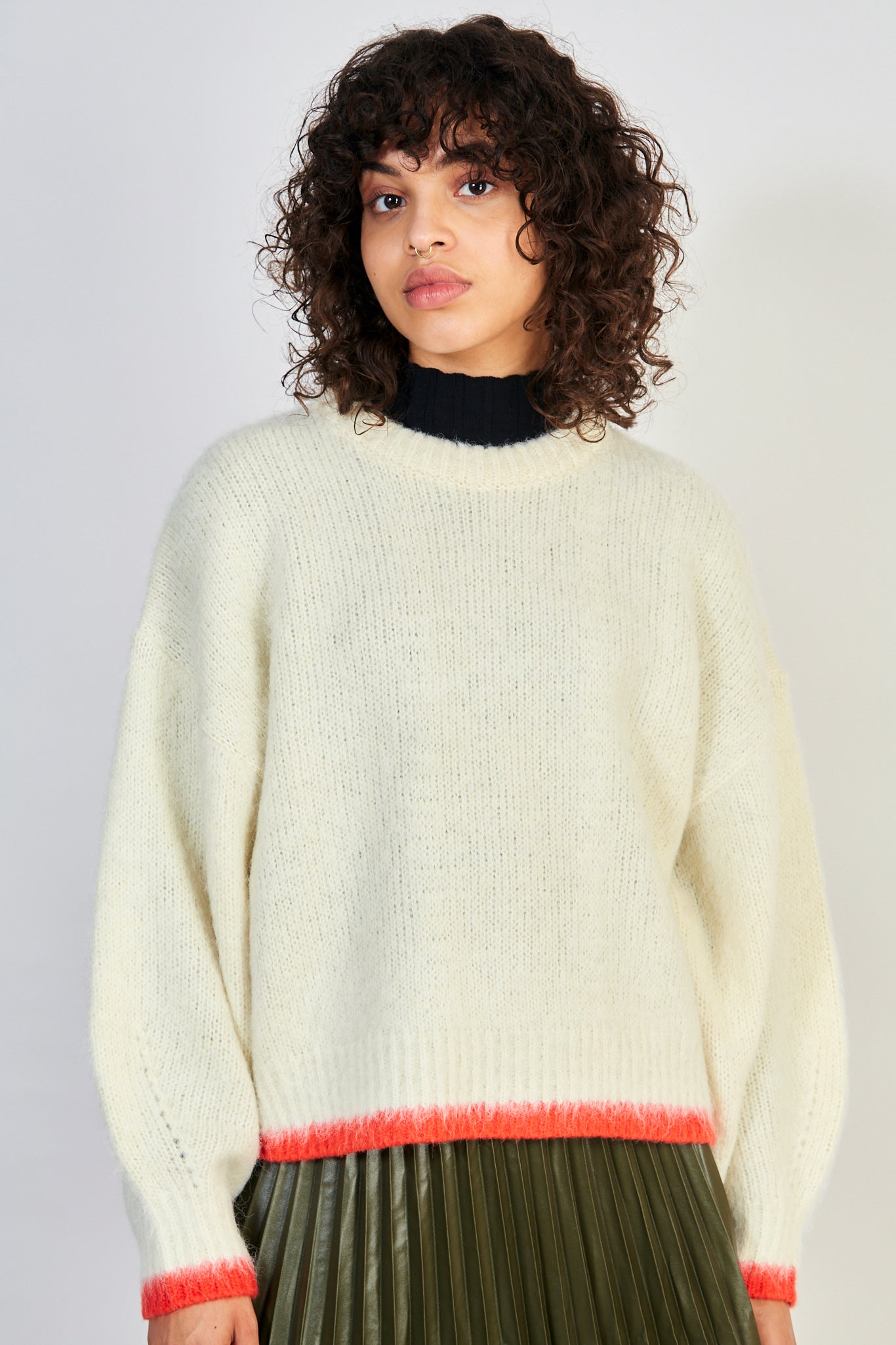 Cream red dipped hem wool blend jumper_1