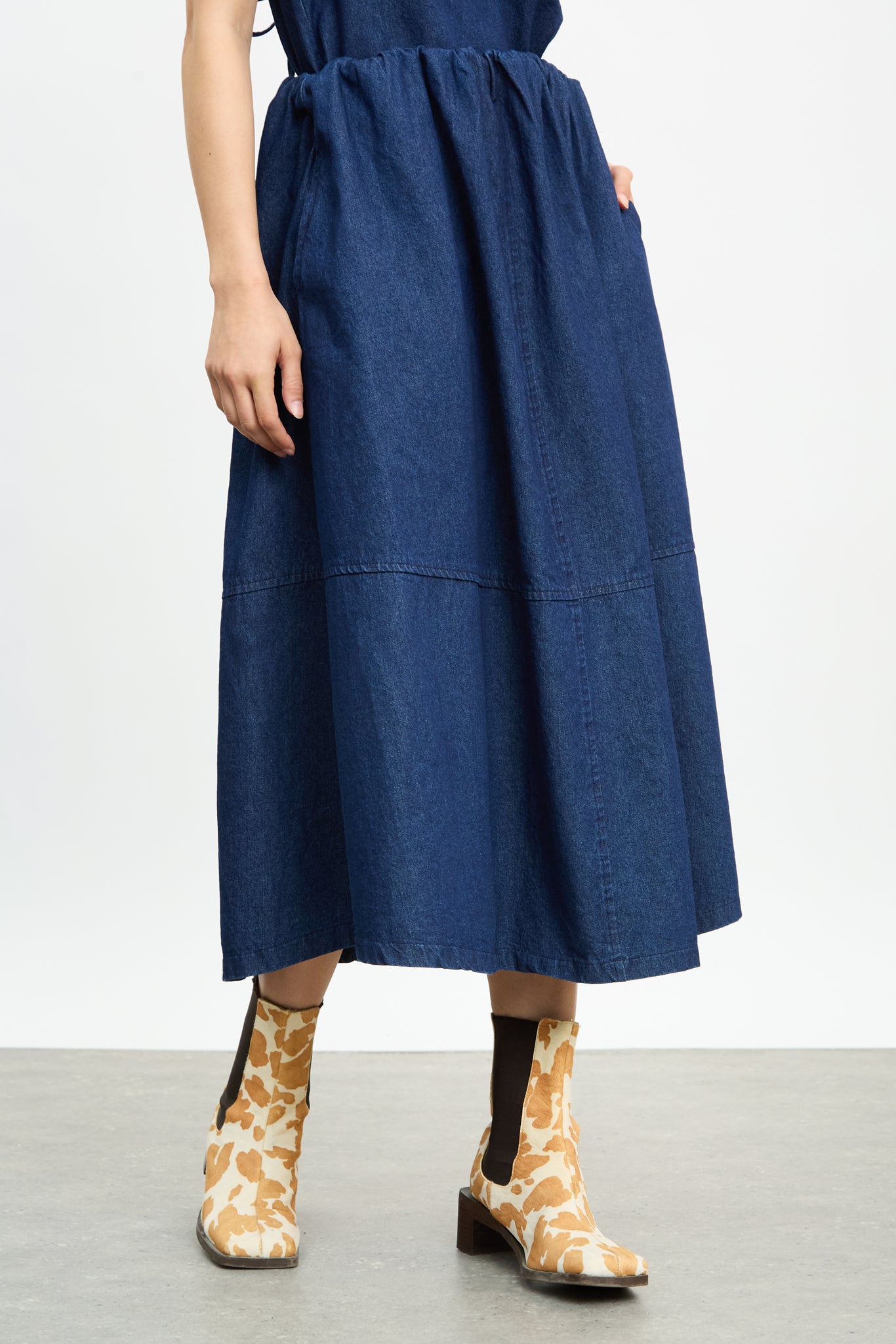 Dark blue denim gathered waist midi skirt_1
