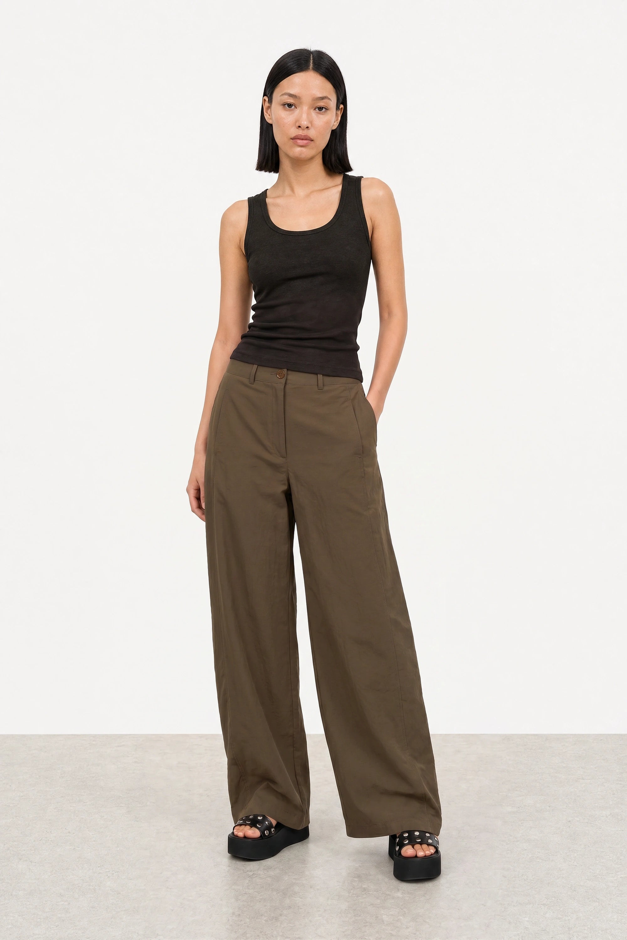 Brown crisp tailored balloon leg trousers_5