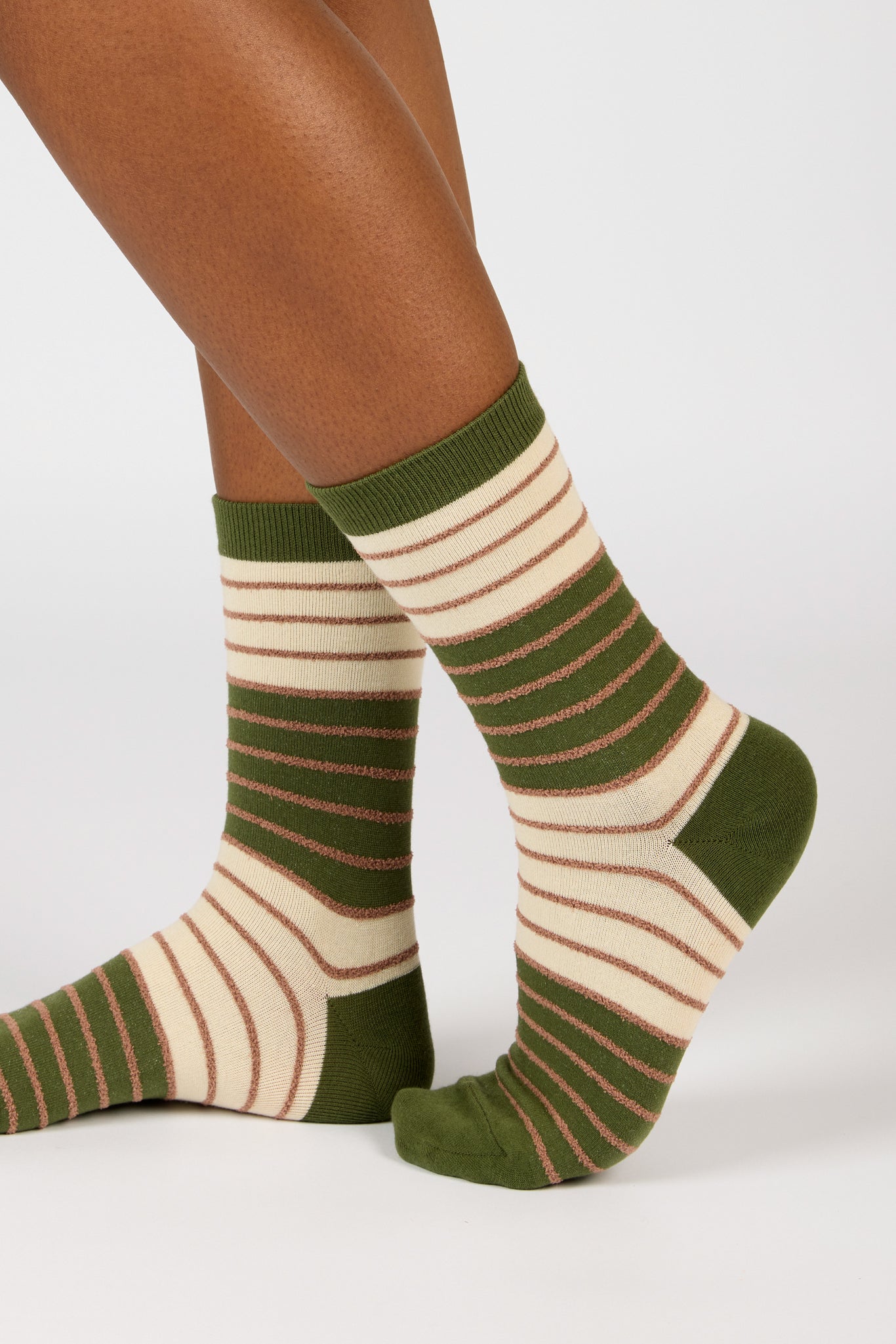 Green and beige horizontal stripe socks_3