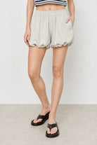 Green and white seersucker striped blouson shorts_1