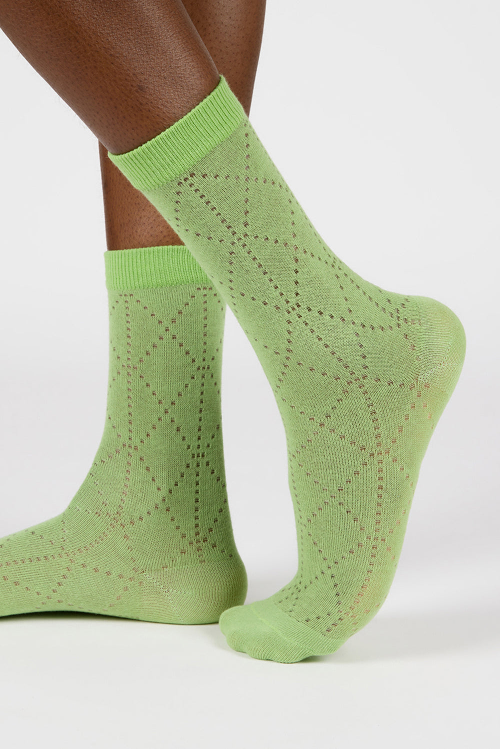 Green semi sheer dotted diamond socks_1
